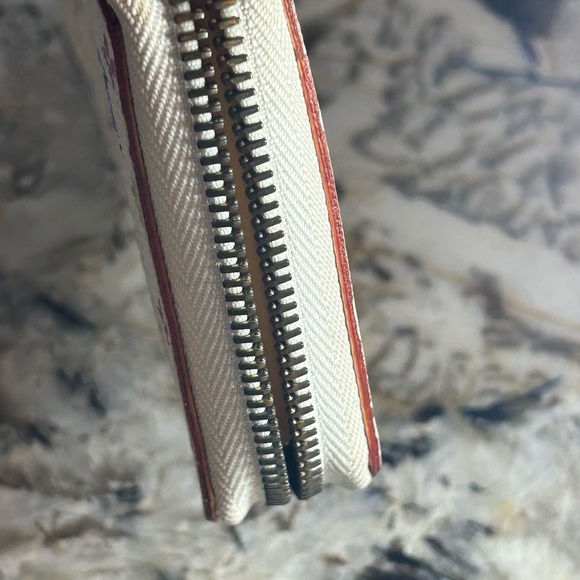 Authentic Rare Multicolour White Zippy Wallet - Picture 7 of 14